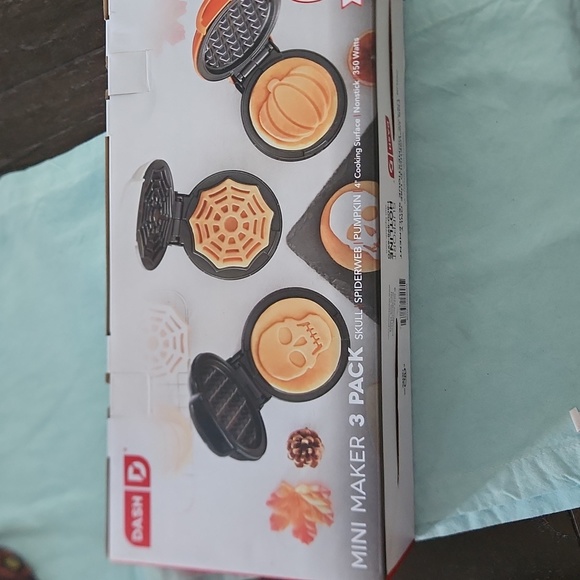 dash Holiday 3 Pack Mini Waffle Makers Skull Pumpkin And Spider 